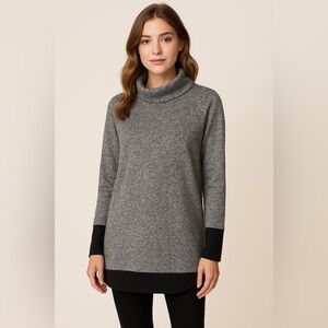 👕 Serra Heather Gray and Black Warm Shirt - Size Large 🌟